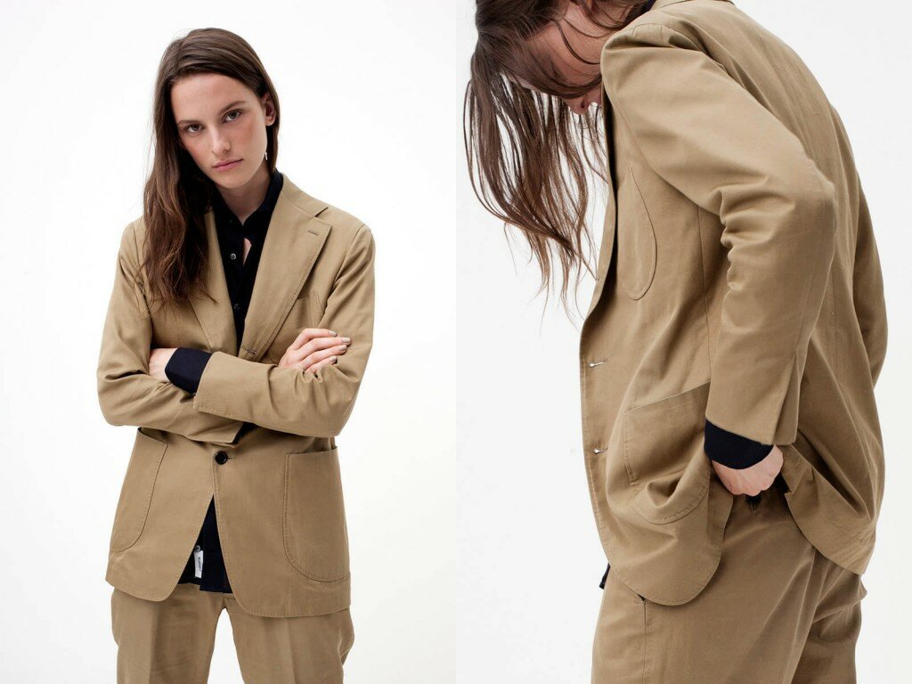 Oversized lapels have the visual effect of broadening one's chest